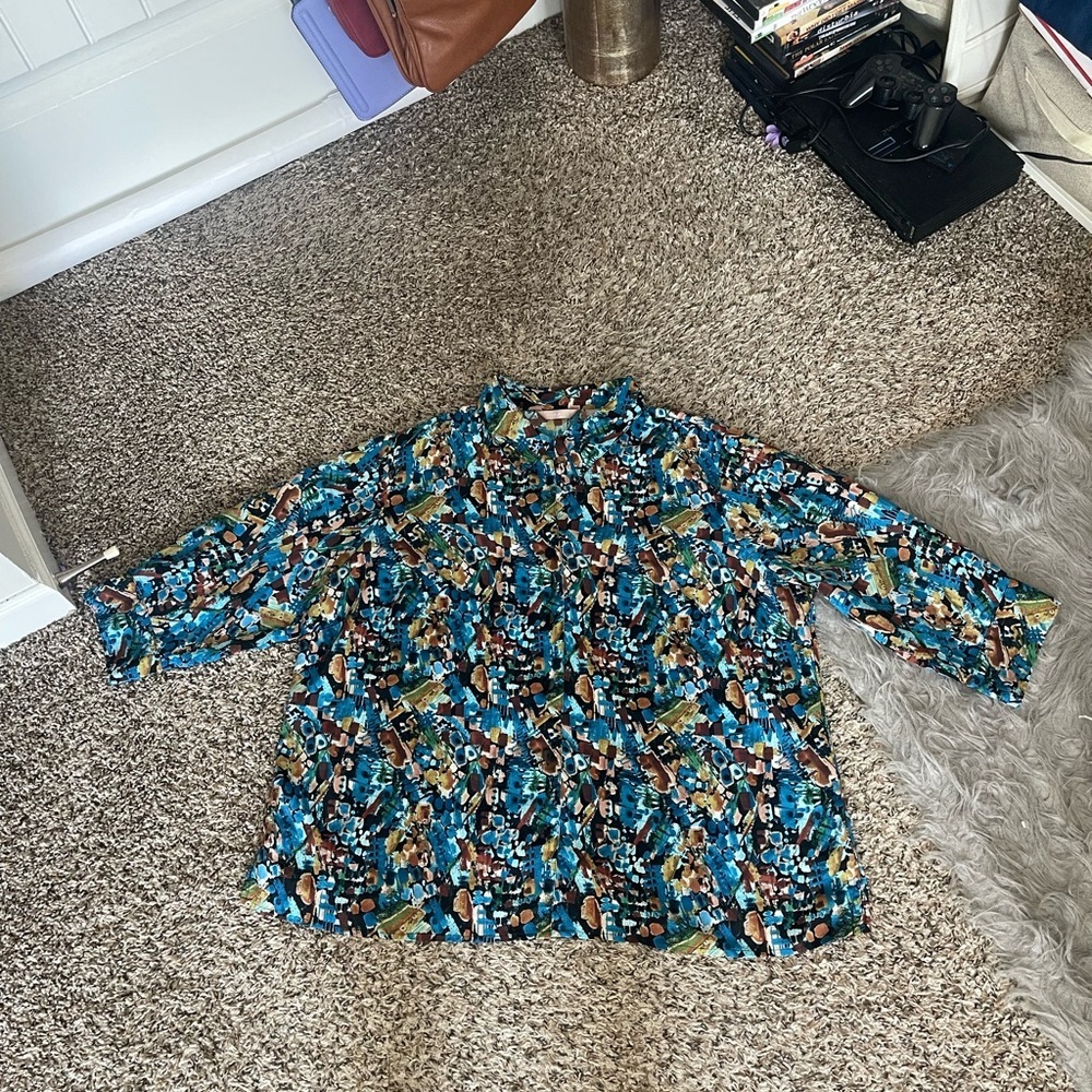 White Stag Women’s Multicolor Patterned Button Up Shirt with Gold Glitter Accent